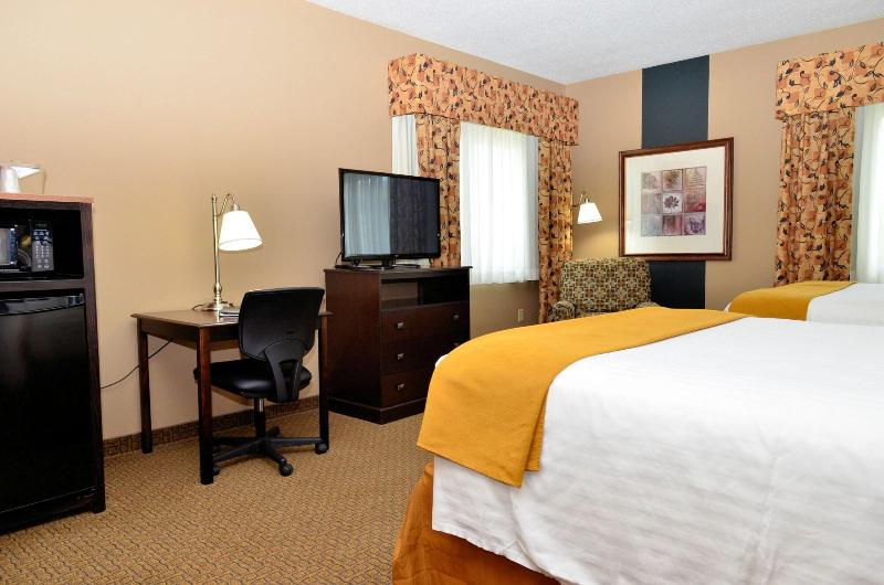Cobblestone Inn Suites Denison Majestic Hills image