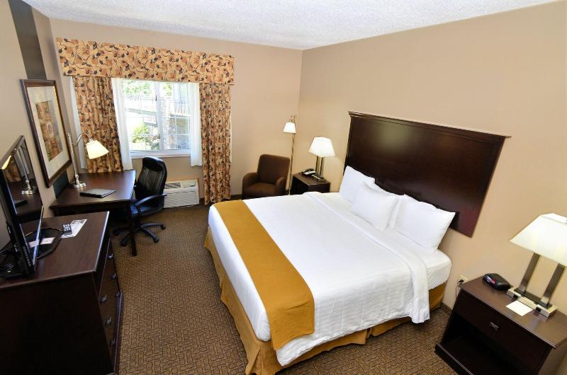 Cobblestone Inn Suites Denison Majestic Hills image