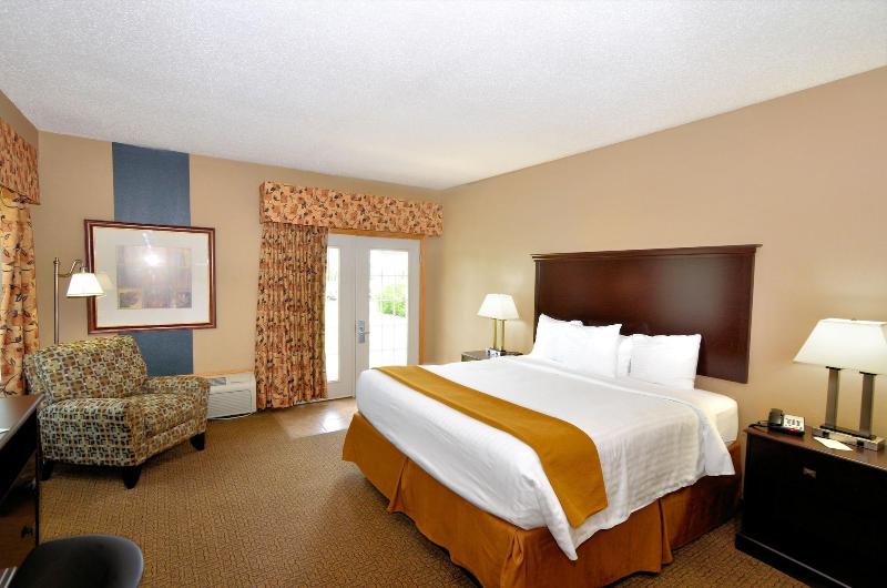 Cobblestone Inn Suites Denison Majestic Hills image