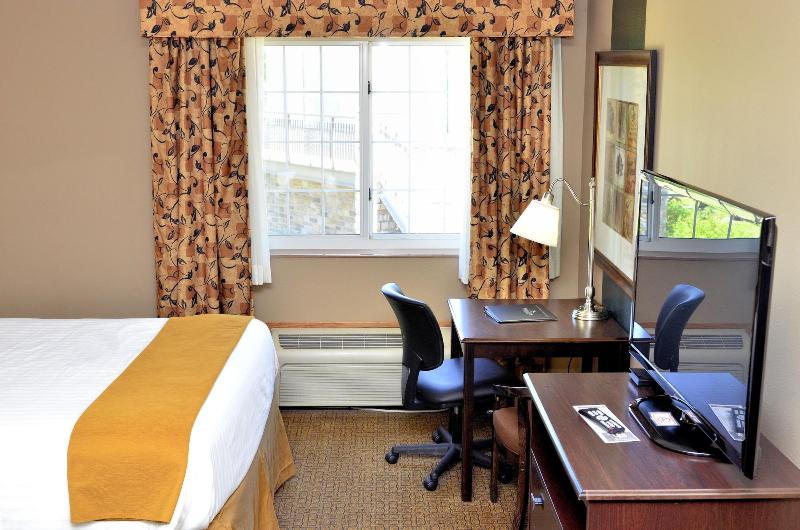 Cobblestone Inn Suites Denison Majestic Hills image