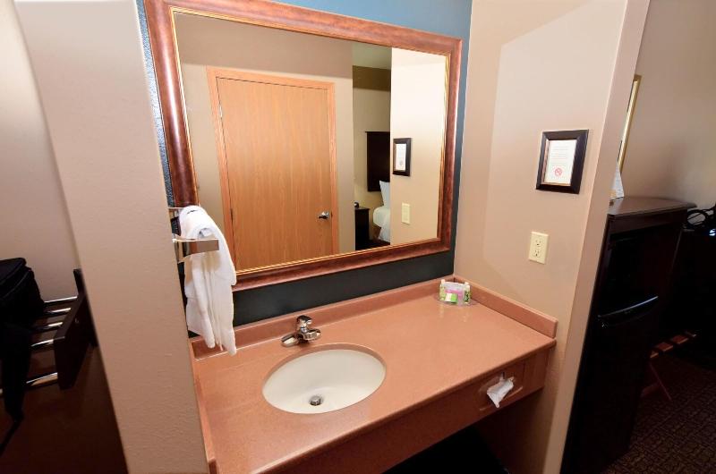 Cobblestone Inn Suites Denison Majestic Hills image