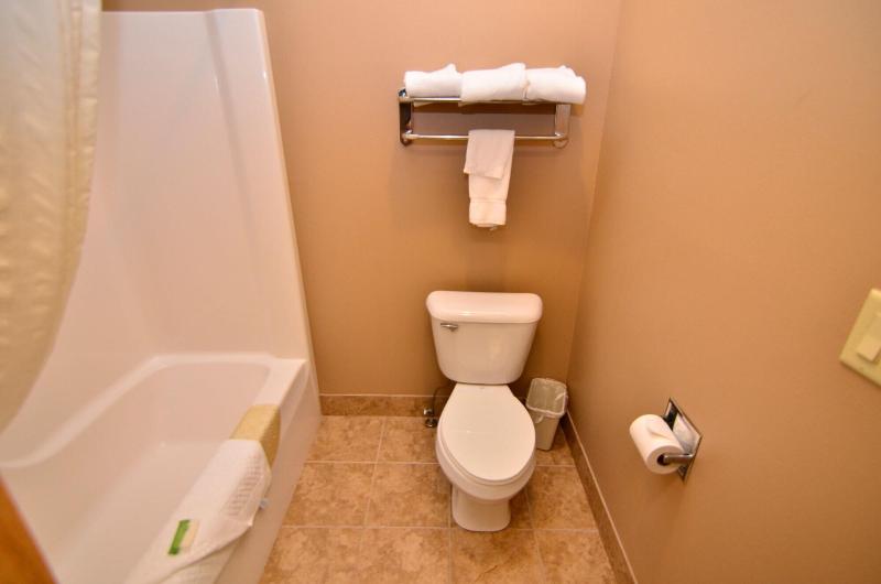 Cobblestone Inn Suites Denison Majestic Hills image