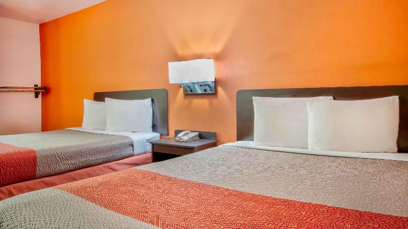 Motel 6 Santa Nella, CA - Los Banos image
