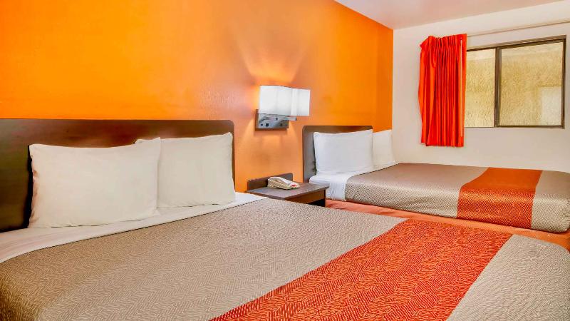 Motel 6 Santa Nella, CA - Los Banos image