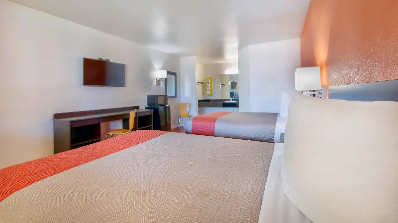 Motel 6 Santa Nella, CA - Los Banos image