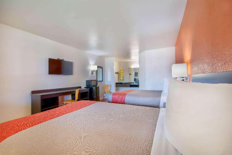 Motel 6 Santa Nella, CA - Los Banos image