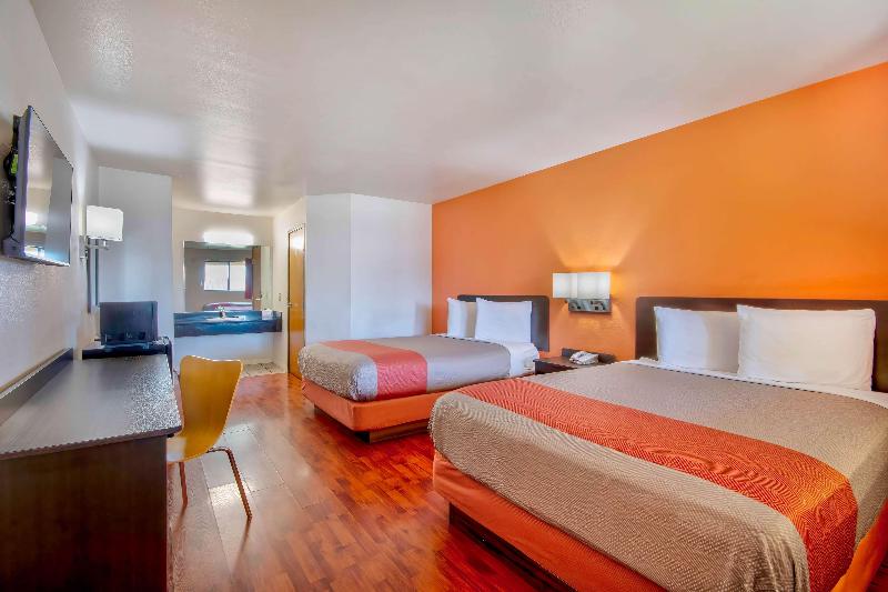 Motel 6 Santa Nella, CA - Los Banos image