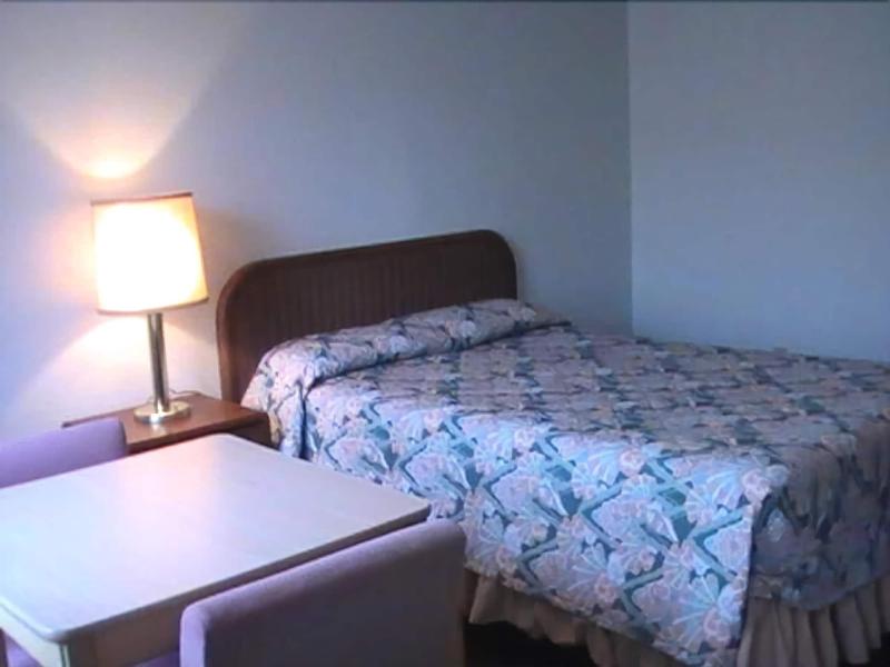 Hometown Inn Galion image