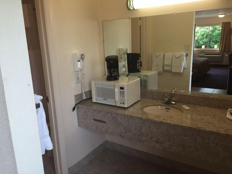 Belmont Inn Suites image