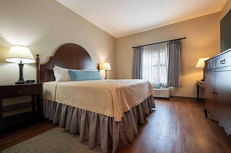 Chateau Saint Denis Hotel image