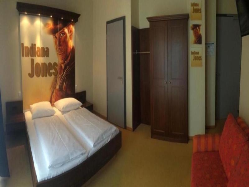 Cinehotel Maroni image