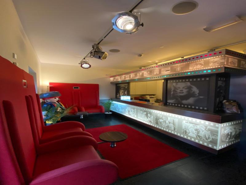 Cinehotel Maroni image