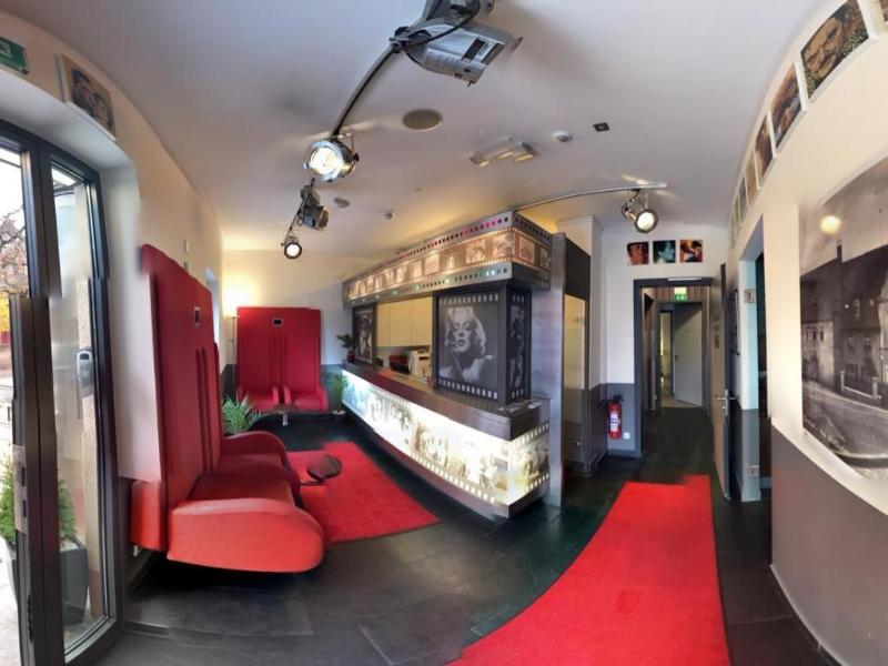 Cinehotel Maroni image