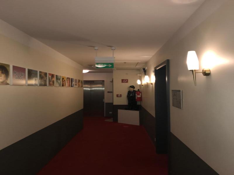 Cinehotel Maroni image