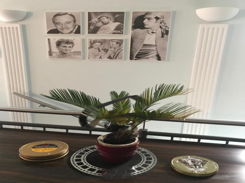 Cinehotel Maroni image