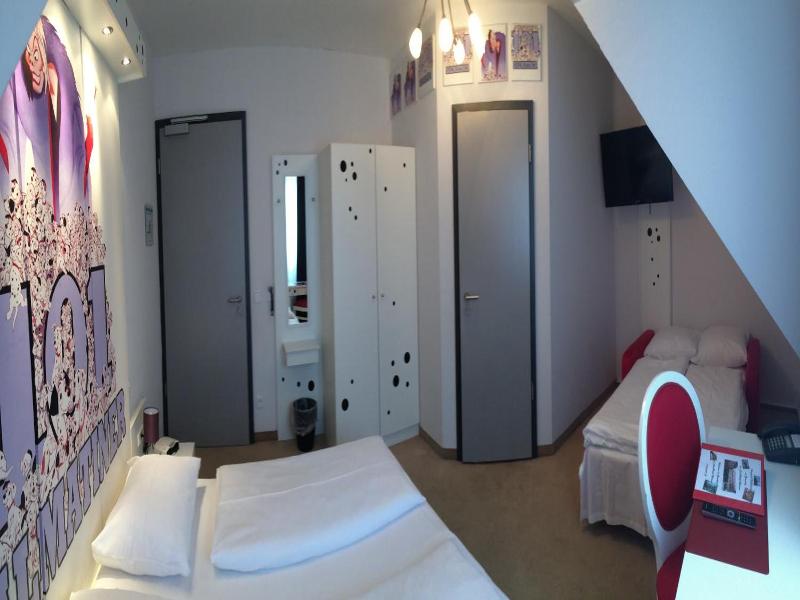 Cinehotel Maroni image
