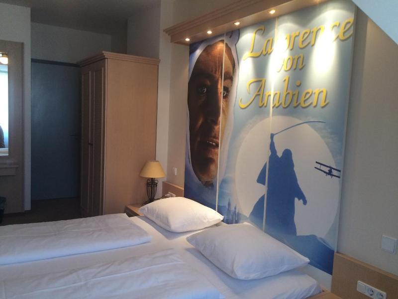 Cinehotel Maroni image