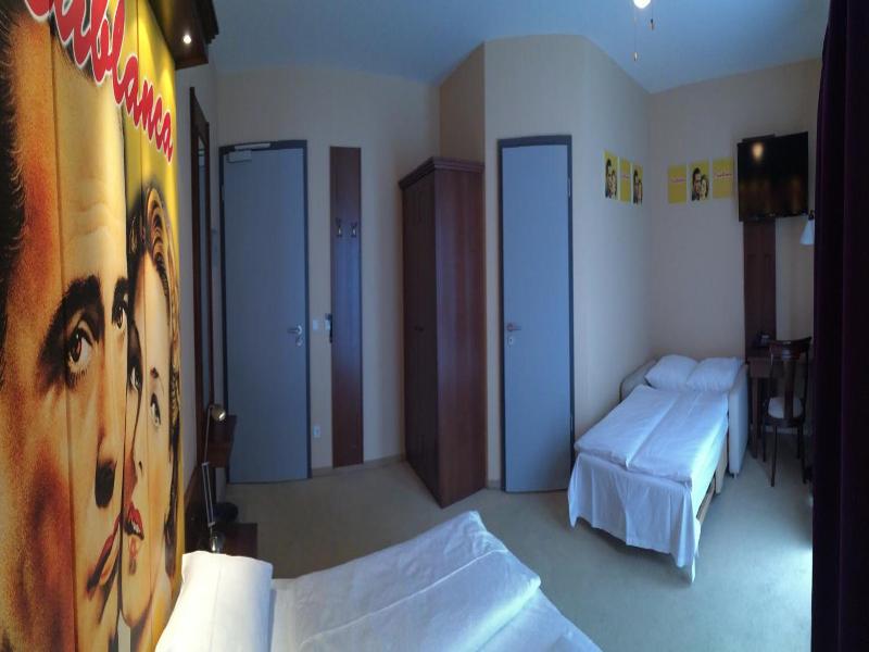 Cinehotel Maroni image