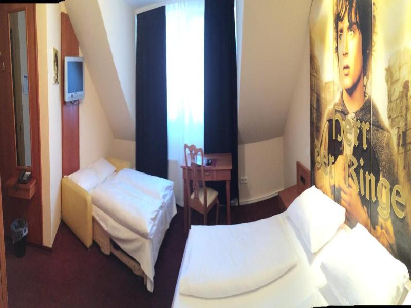 Cinehotel Maroni image