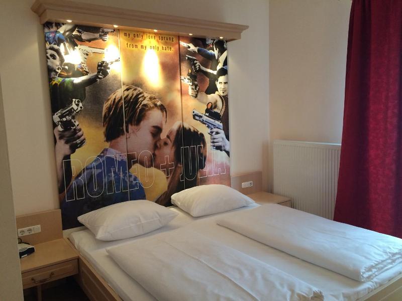 Cinehotel Maroni image