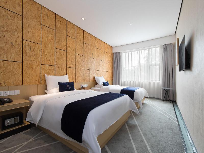Arrivee Hotel image