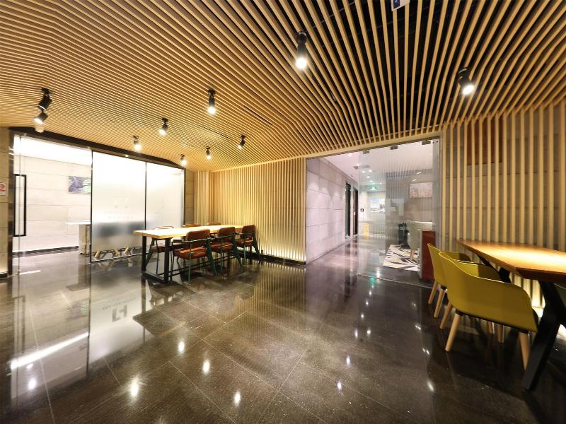 Arrivee Hotel image