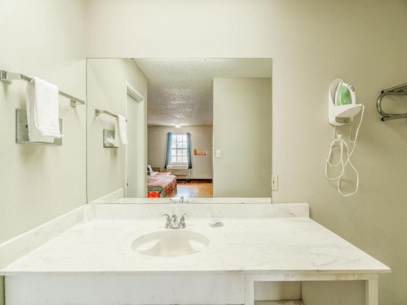 Executive Inn By OYO Mineral Wells US-180 image