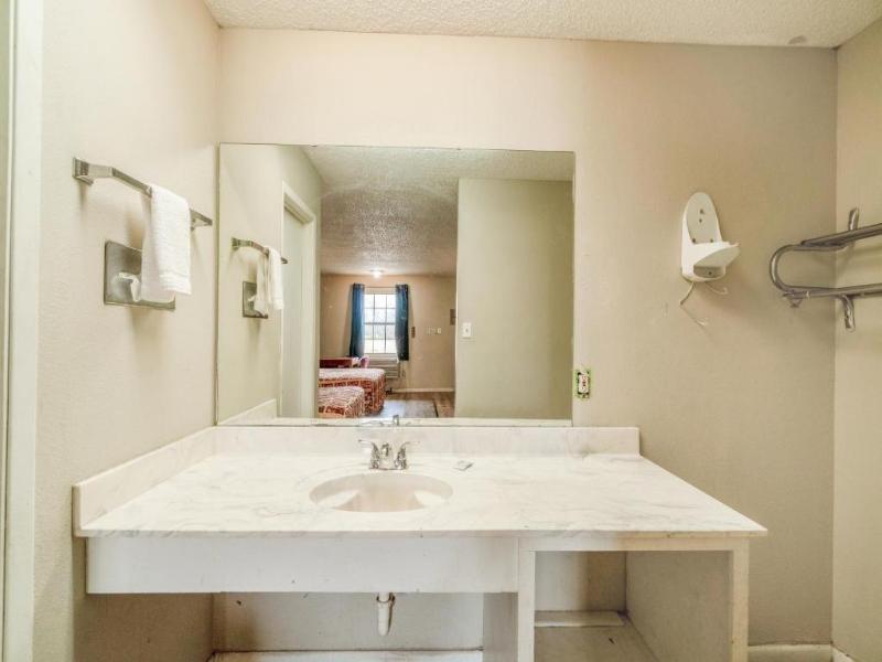 Executive Inn By OYO Mineral Wells US-180 image
