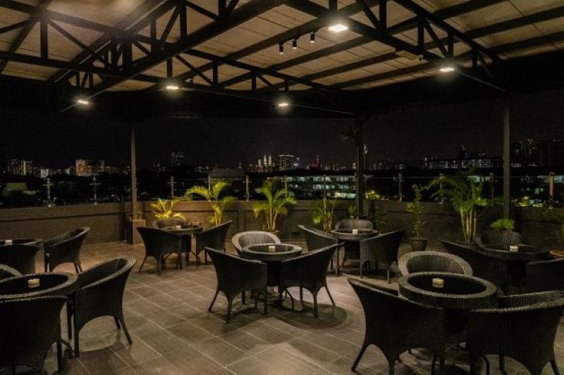 Suwara Hotel 4