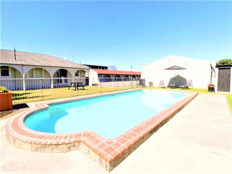 Aztec Motel image