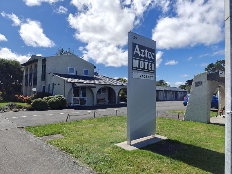 Aztec Motel image