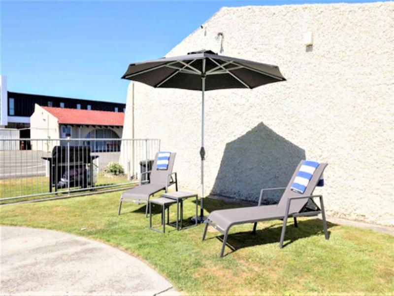 Aztec Motel image
