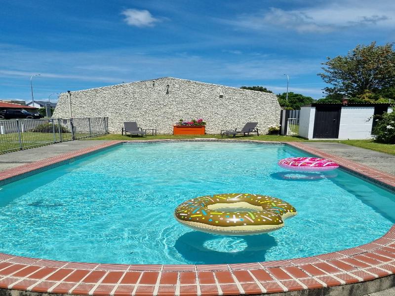 Aztec Motel image