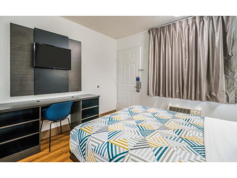Motel 6 Irving, TX - Dallas image