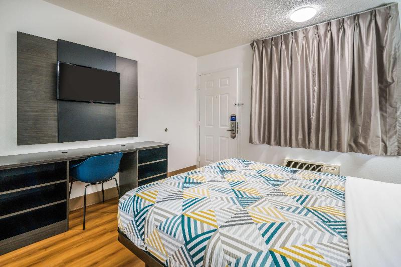 Motel 6 Dallas Irving - Image 5