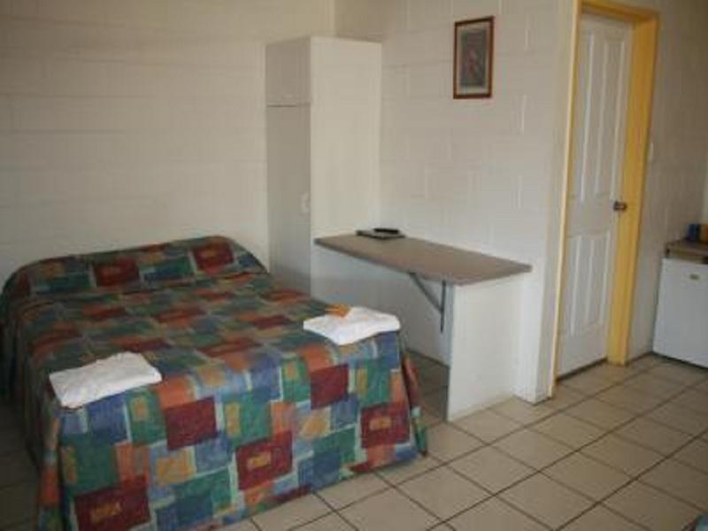 Barrier Reef Motel image 10