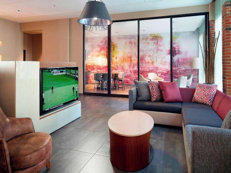 Courtyard By Marriott Lagrange