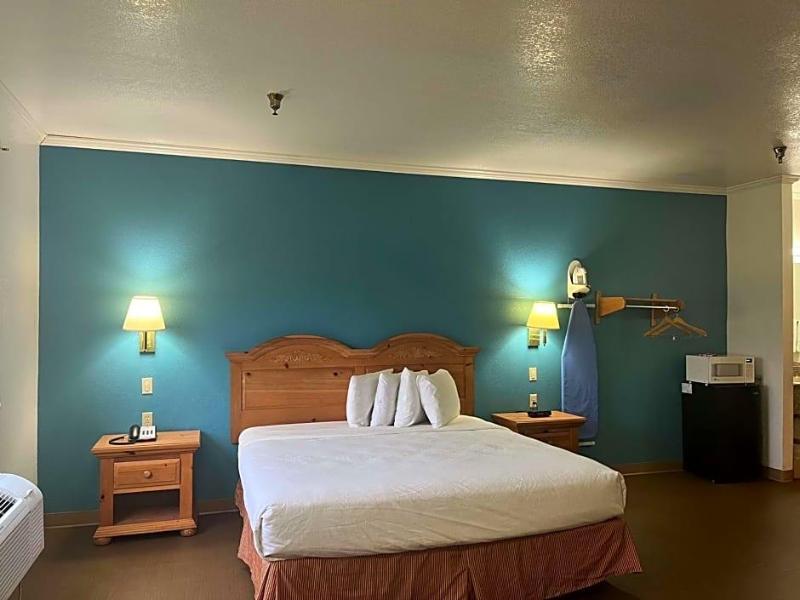 Portland Inn Indiana image