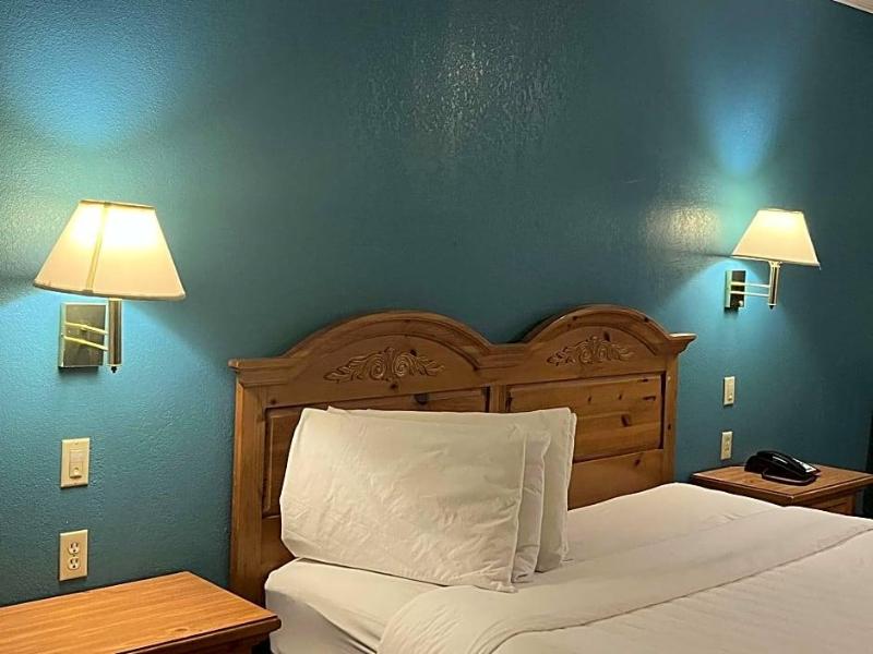 Portland Inn Indiana image