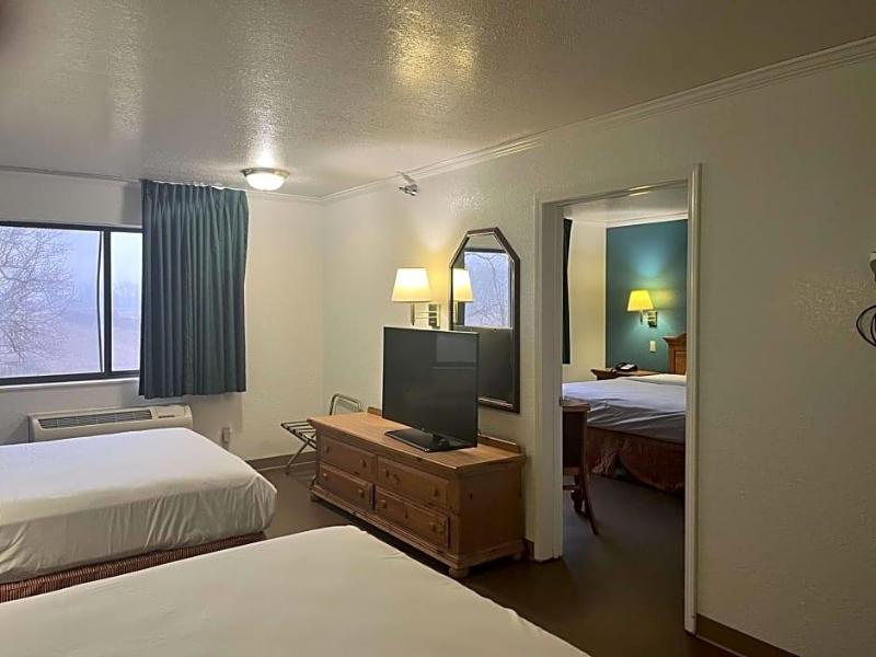 Portland Inn Indiana image