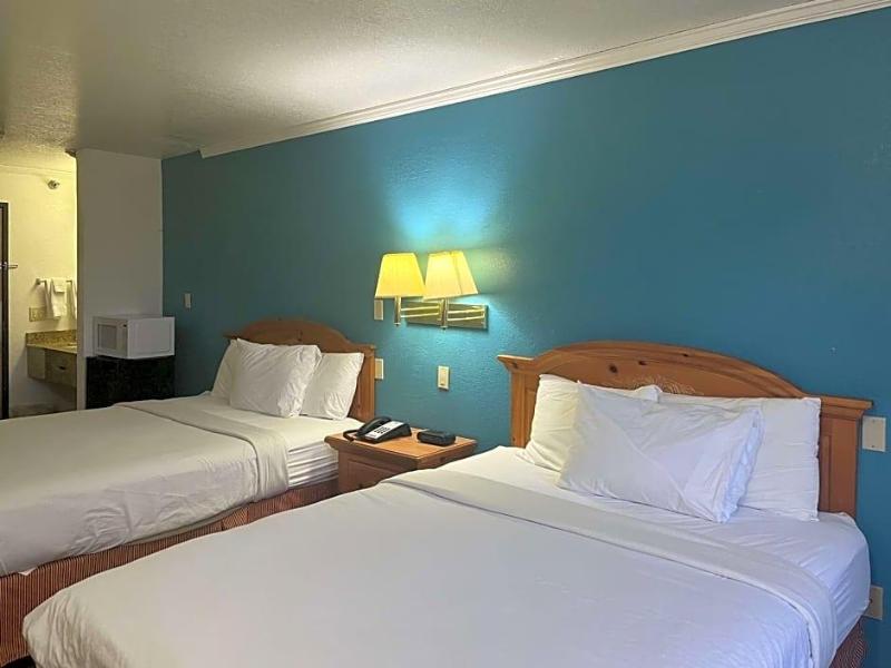 Portland Inn Indiana image