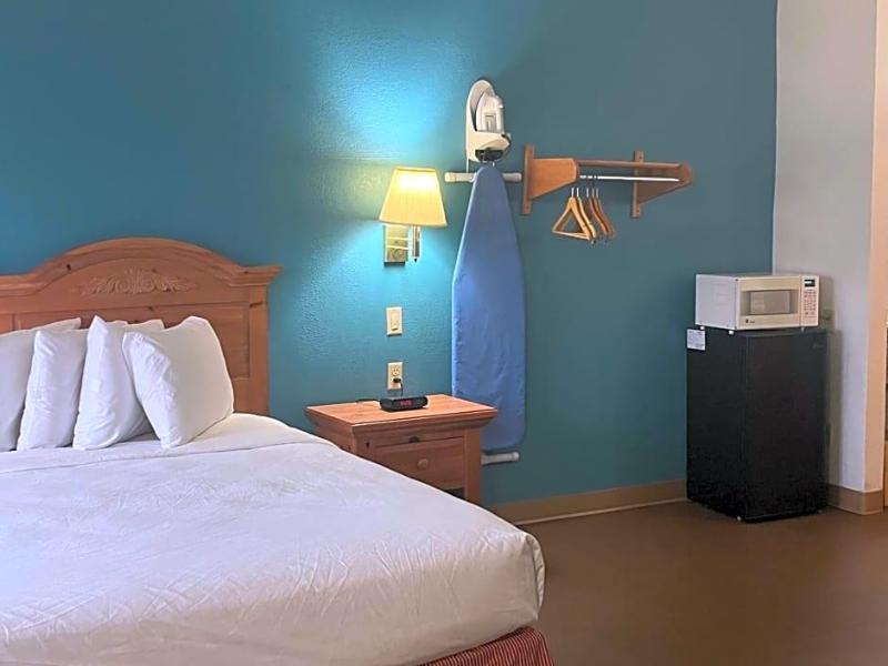 Portland Inn Indiana image