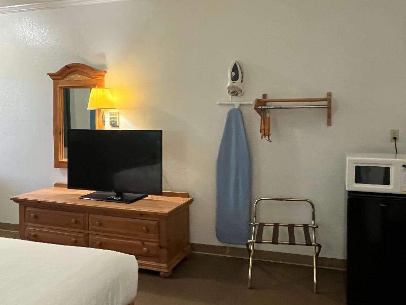 Portland Inn Indiana image