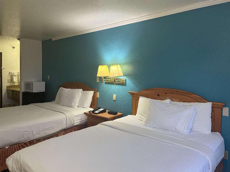 Portland Inn Indiana image