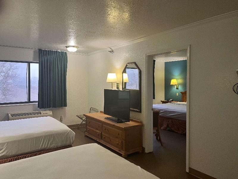 Portland Inn Indiana image