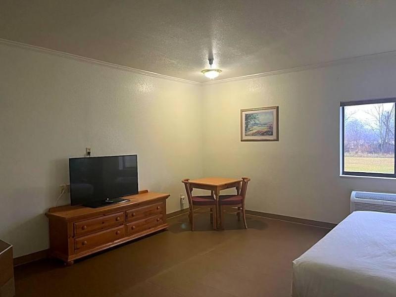 Portland Inn Indiana image