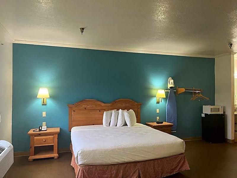 Portland Inn Indiana image