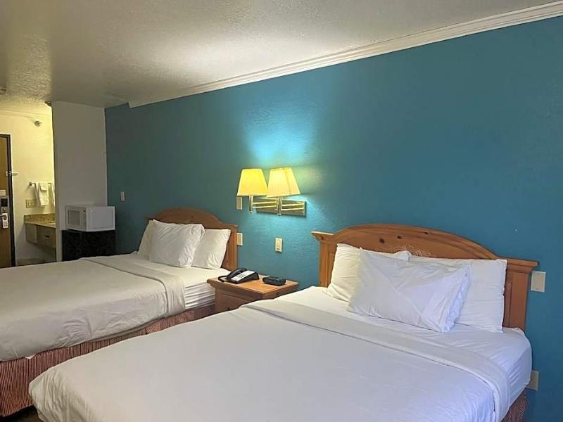 Portland Inn Indiana image