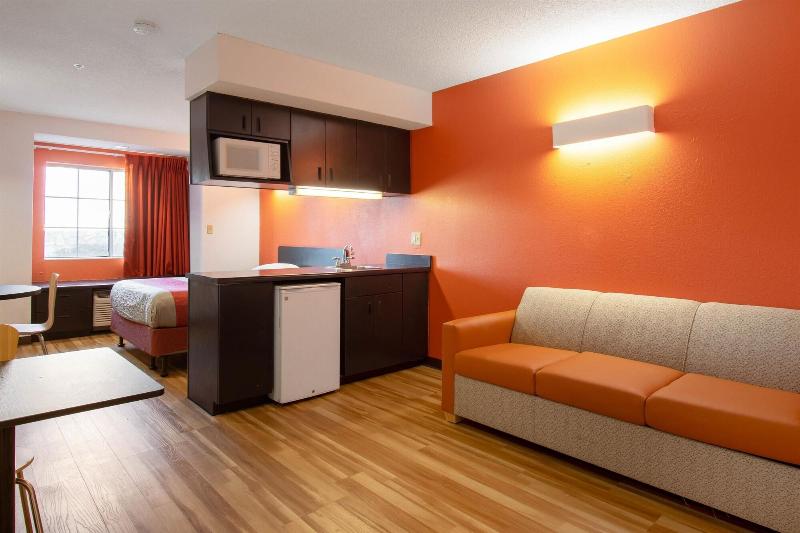 Motel 6 El Paso Southeast image