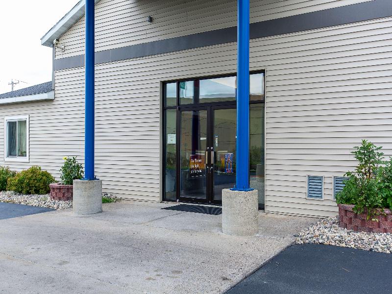 Motel 6 Lake Delton Wi image